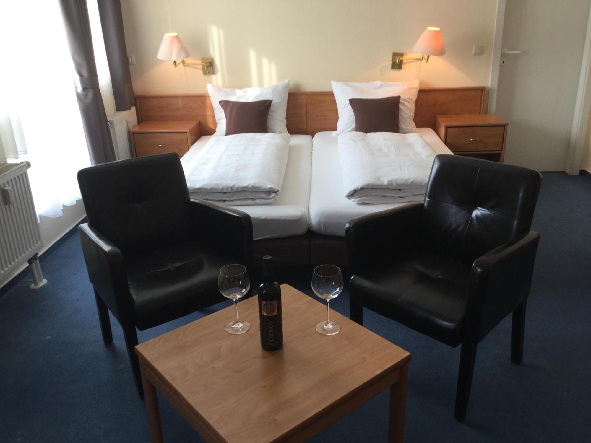Sunibel Inn Reinheim Екстер'єр фото