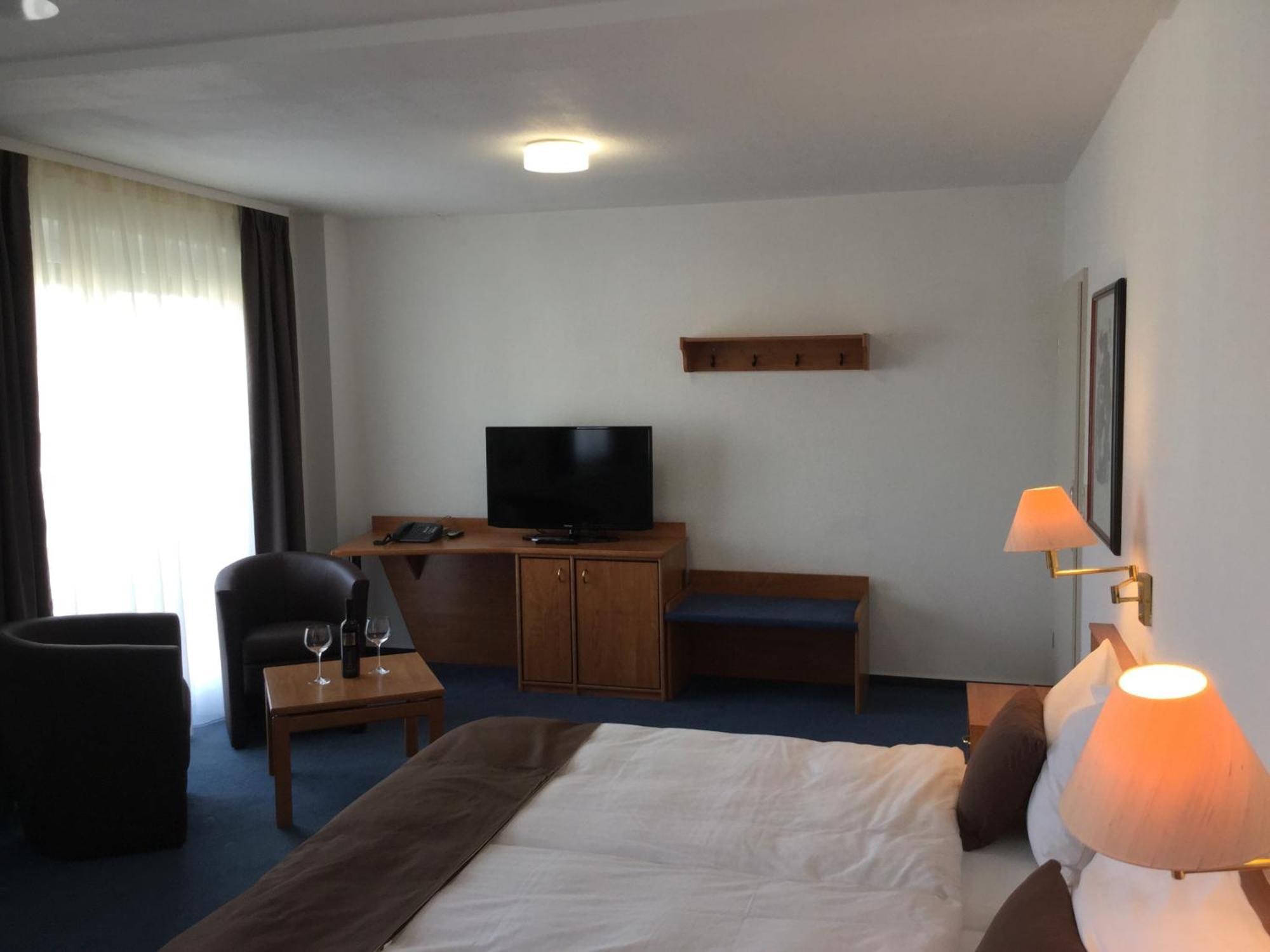 Sunibel Inn Reinheim Екстер'єр фото