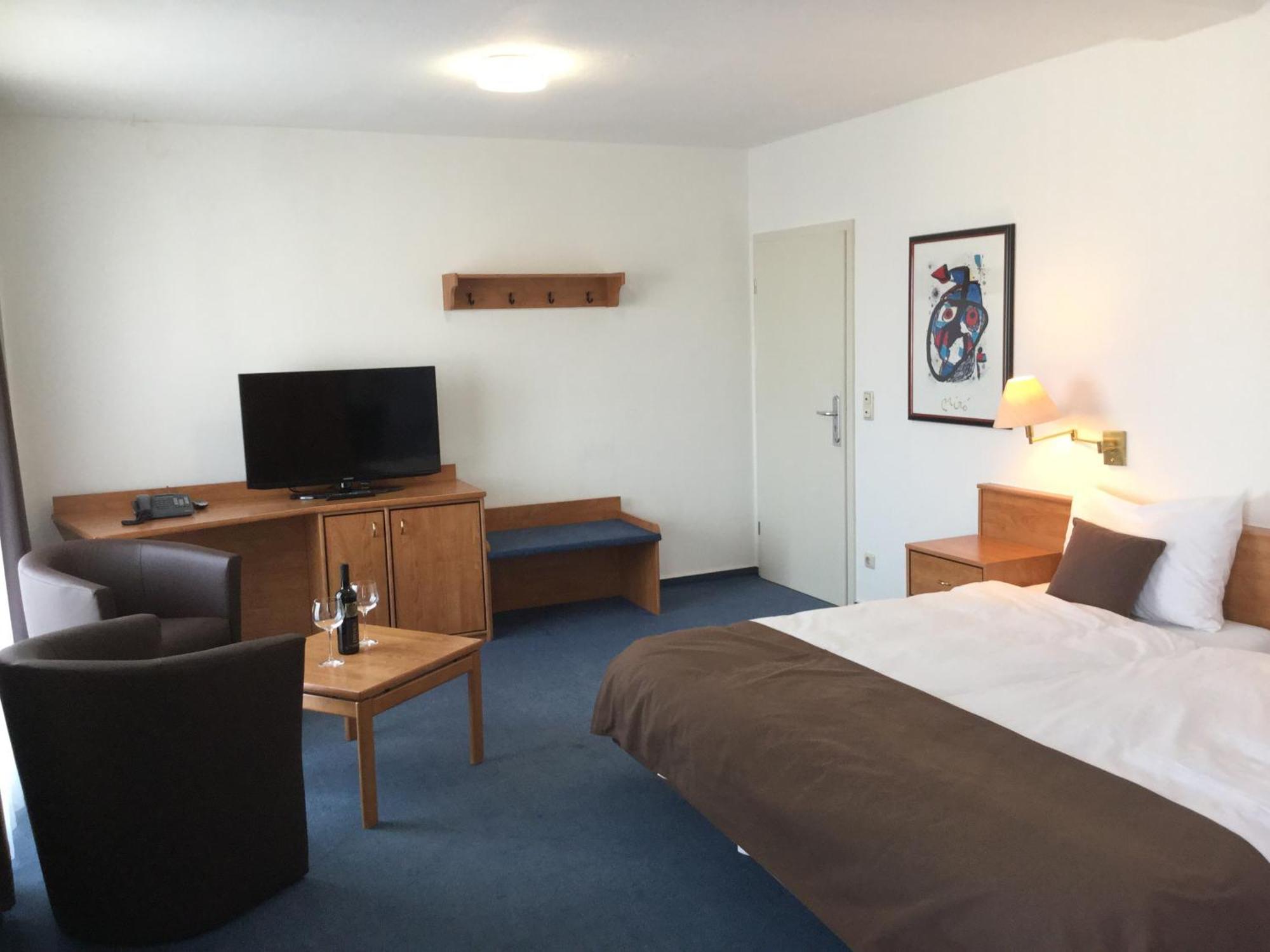 Sunibel Inn Reinheim Екстер'єр фото